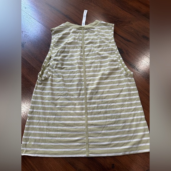 Women’s Lululemon All Yours Tank Top Yachtie Stripe Dew Green White Size 4 - Picture 8 of 10